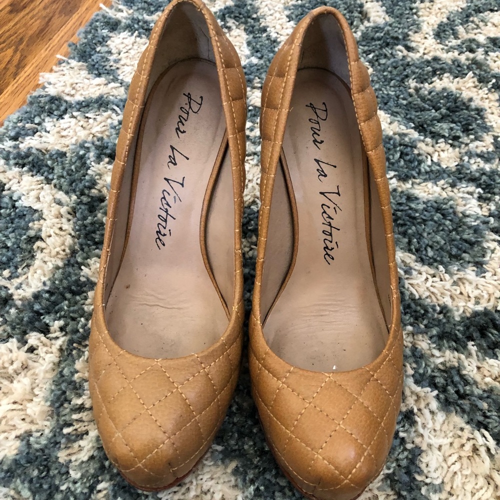 Pour La Victoire pumps size 7.5